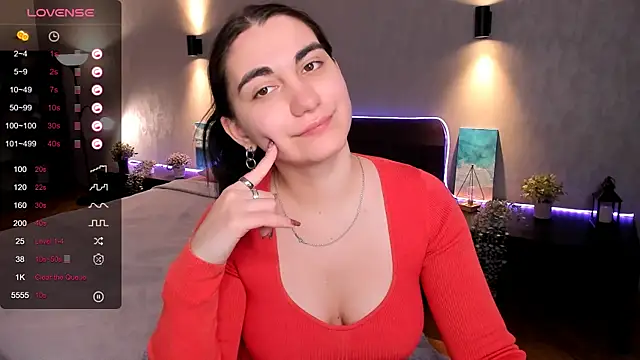 hannacheekss  online show from 02/12/25, 07:55