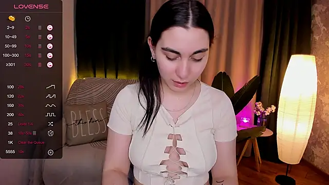 hannacheekss  online show from 03/10/25, 11:21