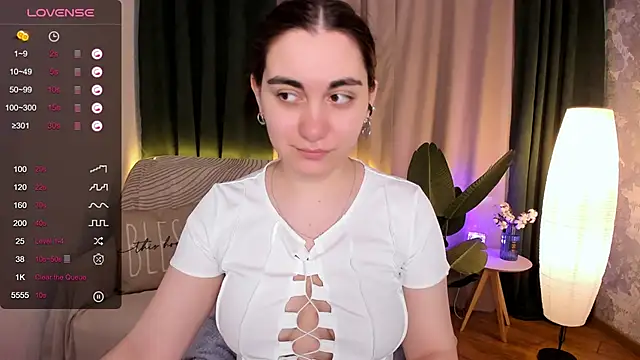 hannacheekss  online show from 03/12/25, 05:02