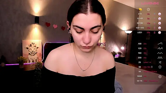 hannacheekss  online show from 09/12/25, 02:00