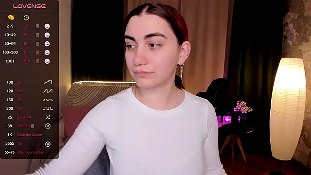 hannacheekss  online show from 09/18/25, 02:02