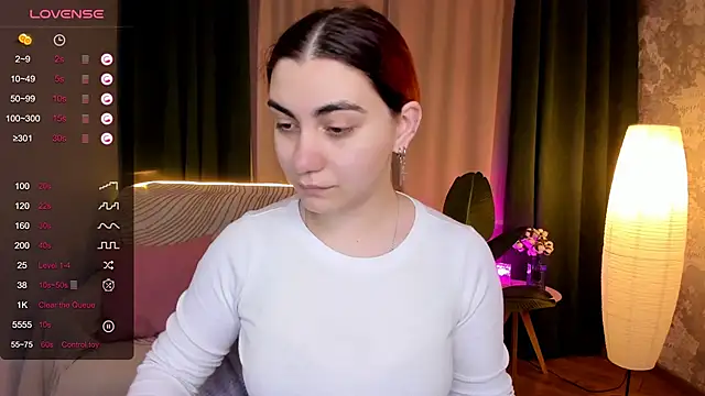 hannacheekss  online show from 09/24/25, 02:15