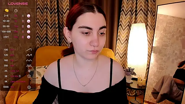 Snapshot of hannacheekss_ chatting on 02/17/26, 02:08 hannacheekss online show from 02/17/26, 02:08