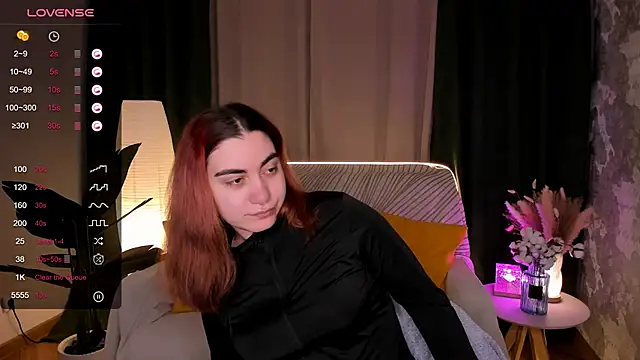 hannacheekss  online show from 03/04/26, 02:06