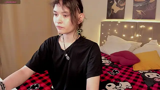 Snapshot of Emily_Strikeee chatting on 05/06/26, 01:47 Emily Strikeee online show from 05/06/26, 01:47