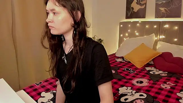 Snapshot of Emily_Strikeee chatting on 05/07/26, 01:44 Emily Strikeee online show from 05/07/26, 01:44