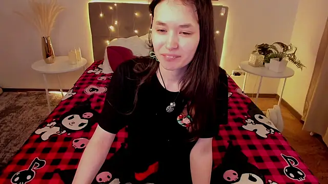 Snapshot of Emily_Strikeee chatting on 05/18/26, 01:45 Emily Strikeee online show from 05/18/26, 01:45