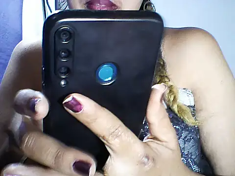 layanah12 online show from 10/14/25, 06:31