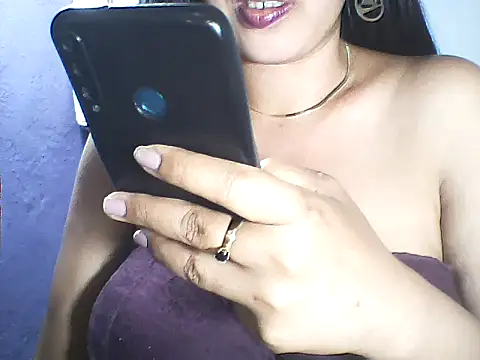 layanah12 online show from 01/17/26, 06:11