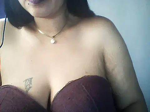 Snapshot of layanah12 chatting on 06/21/26, 05:43 layanah12 online show from 06/21/26, 05:43