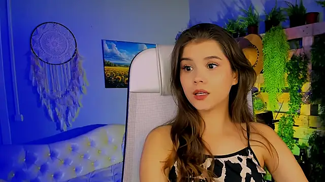 EvaThopson online show from 10/15/25, 08:58