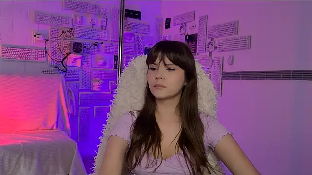 Snapshot of EvaThopson chatting on 04/03/26, 09:07 EvaThopson online show from 04/03/26, 09:07