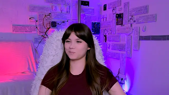 Snapshot of EvaThopson chatting on 04/20/26, 08:17 EvaThopson online show from 04/20/26, 08:17