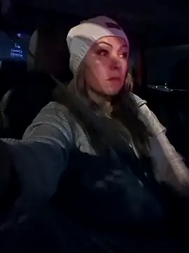 Snapshot of AinsleyMadison chatting on 12/06/24, 10:30 AinsleyMadison online show from 12/06/24, 10:30