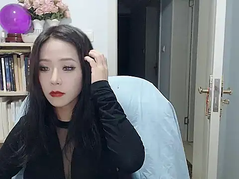 Snapshot of SuSushi728 chatting on 12/18/25, 03:51 SuSushi728 online show from 12/18/25, 03:51