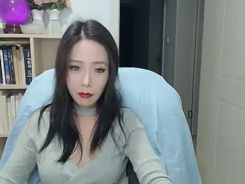 Snapshot of SuSushi728 chatting on 01/05/26, 05:27 SuSushi728 online show from 01/05/26, 05:27