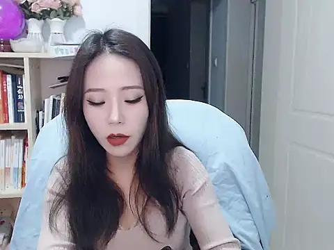 Snapshot of SuSushi728 chatting on 02/25/26, 04:05 SuSushi728 online show from 02/25/26, 04:05