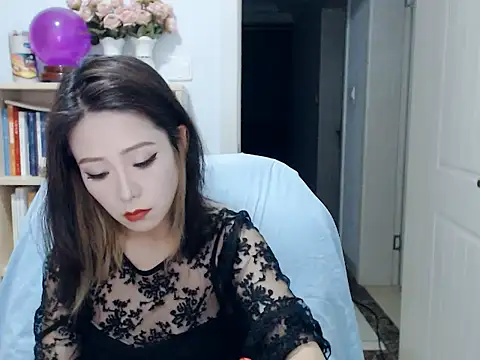 Snapshot of SuSushi728 chatting on 06/25/26, 04:11 SuSushi728 online show from 06/25/26, 04:11