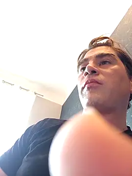 Snapshot of ElyasMatt chatting on 03/11/26, 12:33 ElyasMatt online show from 03/11/26, 12:33