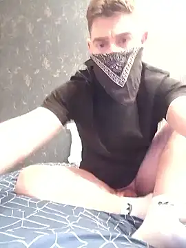 Snapshot of ElyasMatt chatting on 05/19/26, 02:51 ElyasMatt online show from 05/19/26, 02:51