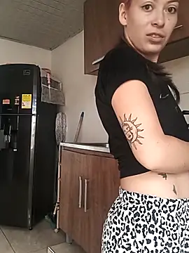 Snapshot of Tefannyy_ chatting on 01/18/26, 02:43 Tefannyy online show from 01/18/26, 02:43