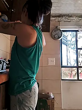 Snapshot of Tefannyy_ chatting on 02/08/26, 01:25 Tefannyy online show from 02/08/26, 01:25