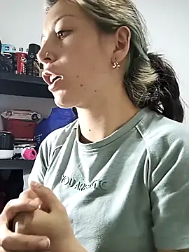 Snapshot of Tefannyy_ chatting on 03/10/26, 04:23 Tefannyy online show from 03/10/26, 04:23