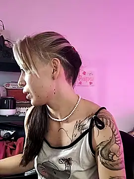 Snapshot of Tefannyy_ chatting on 03/19/26, 03:38 Tefannyy online show from 03/19/26, 03:38