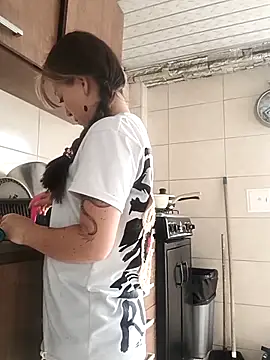 Snapshot of Tefannyy_ chatting on 04/03/26, 06:06 Tefannyy online show from 04/03/26, 06:06