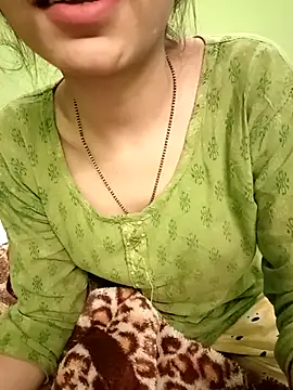 EACH 555 online show from 12/15/25, 09:02