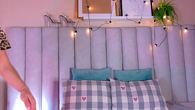 ChanelAdamss  online show from 10/03/25, 02:52