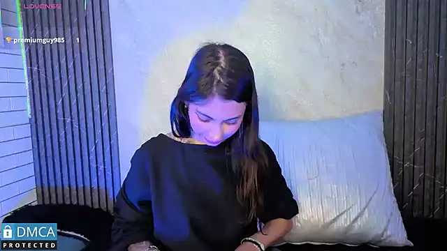 SolBeaumont1 online show from 10/15/25, 07:03