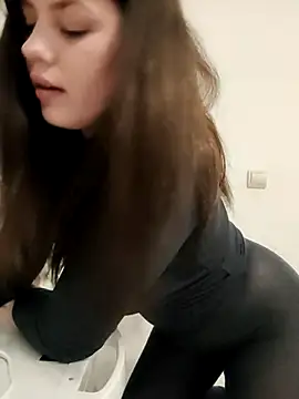 leeya lee online show from 03/22/25, 12:17