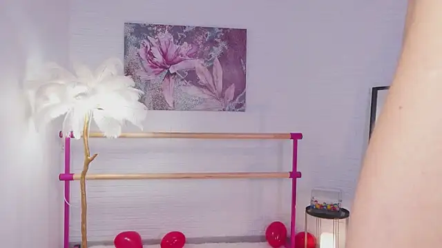 lylylovesyou online show from 02/17/25, 09:56