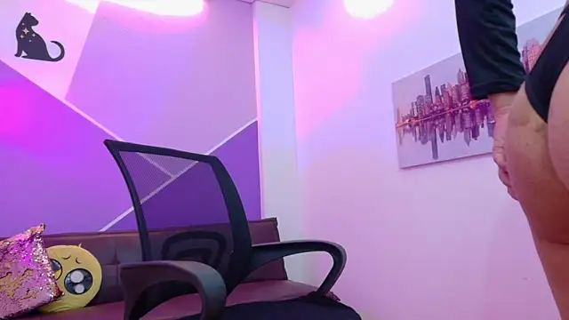  lucysmith online show from 11/15/25, 05:05