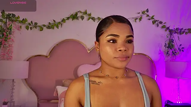 Snapshot of NahiaraReina chatting on 06/02/26, 01:46 NahiaraReina online show from 06/02/26, 01:46