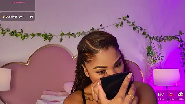 Snapshot of NahiaraReina chatting on 07/03/26, 02:01 NahiaraReina online show from 07/03/26, 02:01