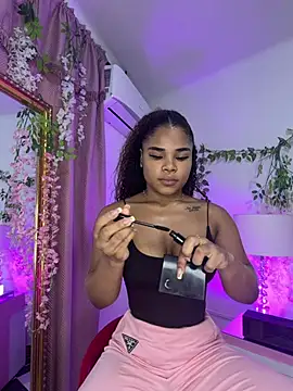 Snapshot of NahiaraReina chatting on 07/10/26, 03:03 NahiaraReina online show from 07/10/26, 03:03