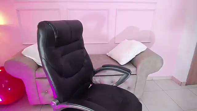 yenny garcia online show from 01/27/25, 11:43