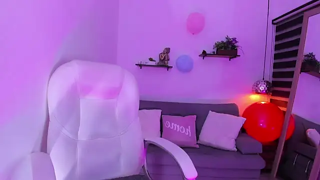 yenny garcia online show from 11/08/25, 06:18