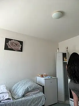 Snapshot of charris_stefannia chatting on 04/28/26, 10:09 charris stefannia online show from 04/28/26, 10:09