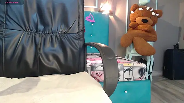 Snapshot of engel_devil chatting on 02/21/26, 01:01 engel devil online show from 02/21/26, 01:01