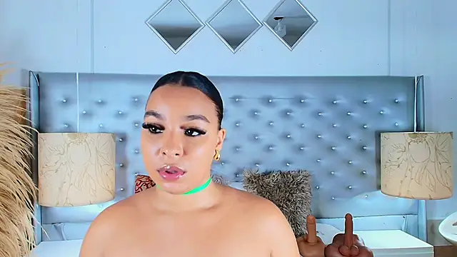 EileenBenzon online show from 02/28/25, 05:37