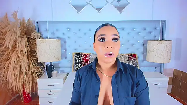 EileenBenzon online show from 10/24/25, 03:47