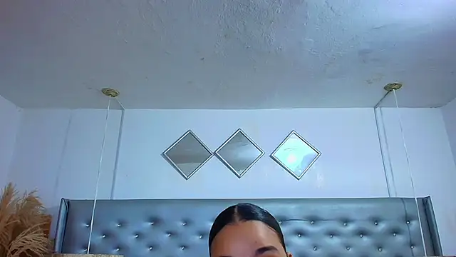 EileenBenzon online show from 12/03/25, 04:49