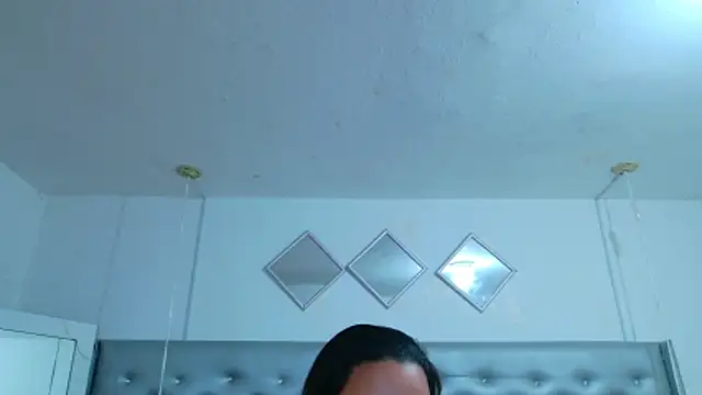 Snapshot of EileenBenzon chatting on 04/20/26, 01:25 EileenBenzon online show from 04/20/26, 01:25