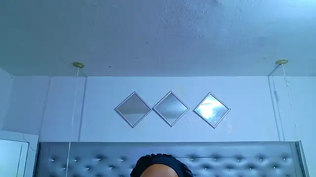 Snapshot of EileenBenzon chatting on 04/29/26, 01:59 EileenBenzon online show from 04/29/26, 01:59
