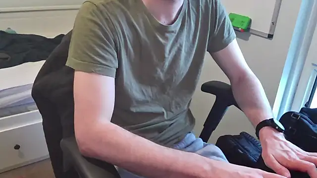 Snapshot of an4y8ot chatting on 03/24/26, 06:02 an4y8ot online show from 03/24/26, 06:02