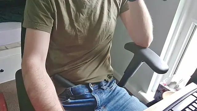 Snapshot of an4y8ot chatting on 03/29/26, 01:55 an4y8ot online show from 03/29/26, 01:55