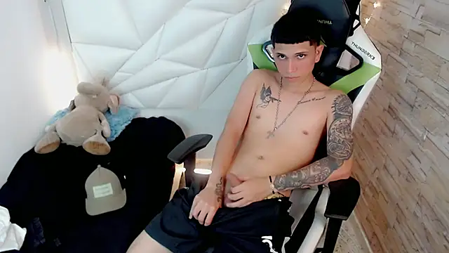 Brayan lopezz online show from 02/03/25, 07:00